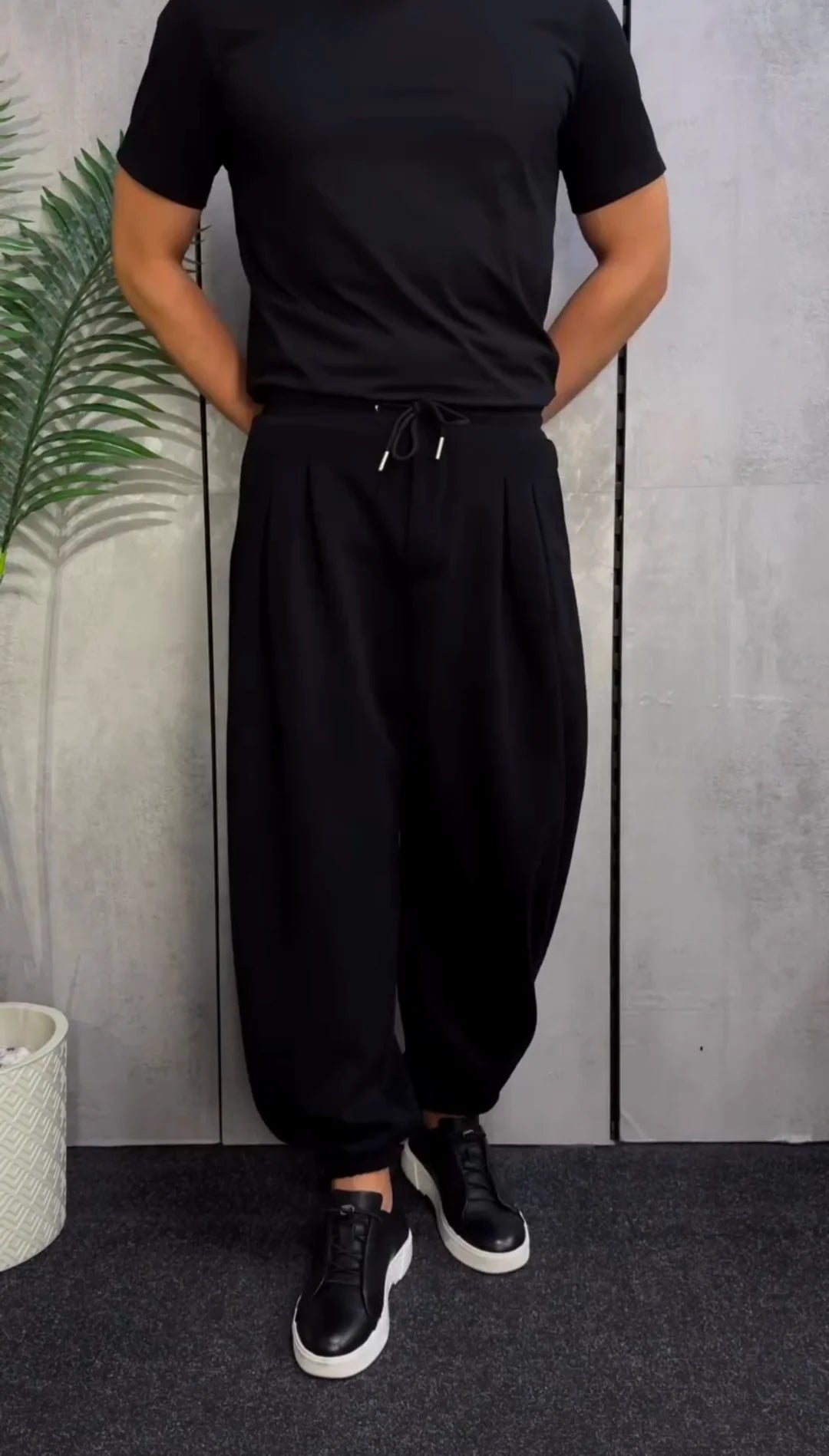 SULTAN PLATED OVERSIZED JOGGER